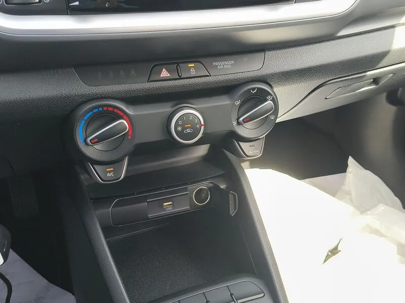 Kia Stonic 1.2 DPi Concept - foto 12