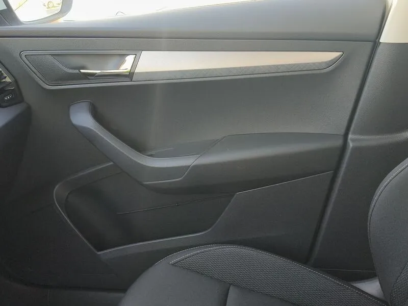 Škoda Karoq 1.0 TSI Selection - foto 20