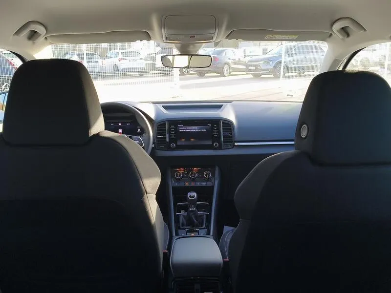 Škoda Karoq 1.0 TSI Selection - foto 36