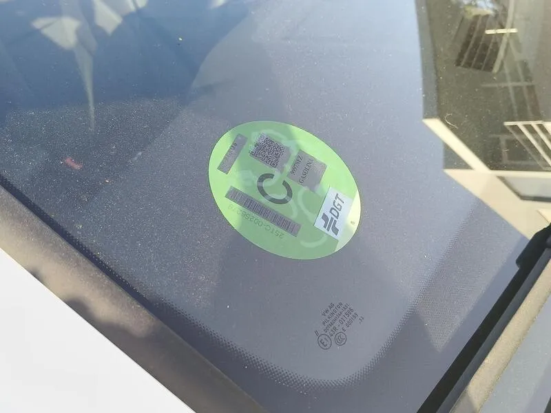 Škoda Karoq 1.0 TSI Selection - foto 40