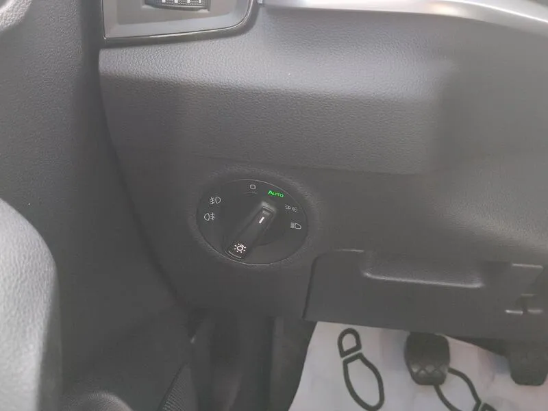 Škoda Karoq 1.0 TSI Selection - foto 26