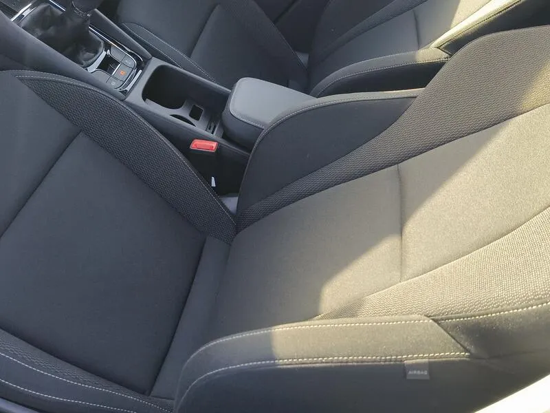 Škoda Karoq 1.0 TSI Selection - foto 29