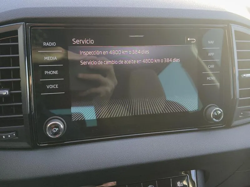 Škoda Karoq 1.0 TSI Selection - foto 19