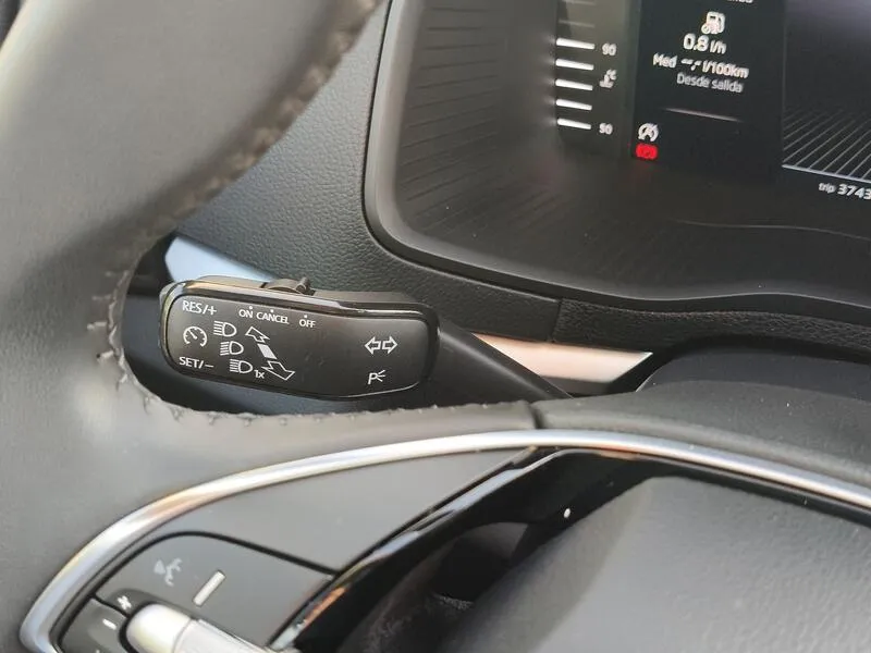 Škoda Karoq 1.0 TSI Selection - foto 25