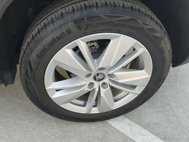 Škoda Karoq 1.0 TSI Selection - foto 43