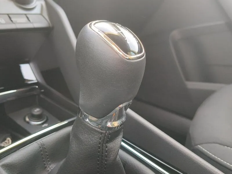 Škoda Karoq 1.0 TSI Selection - foto 14