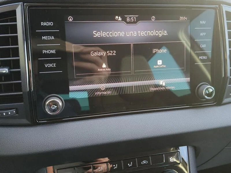 Škoda Karoq 1.0 TSI Selection - foto 17