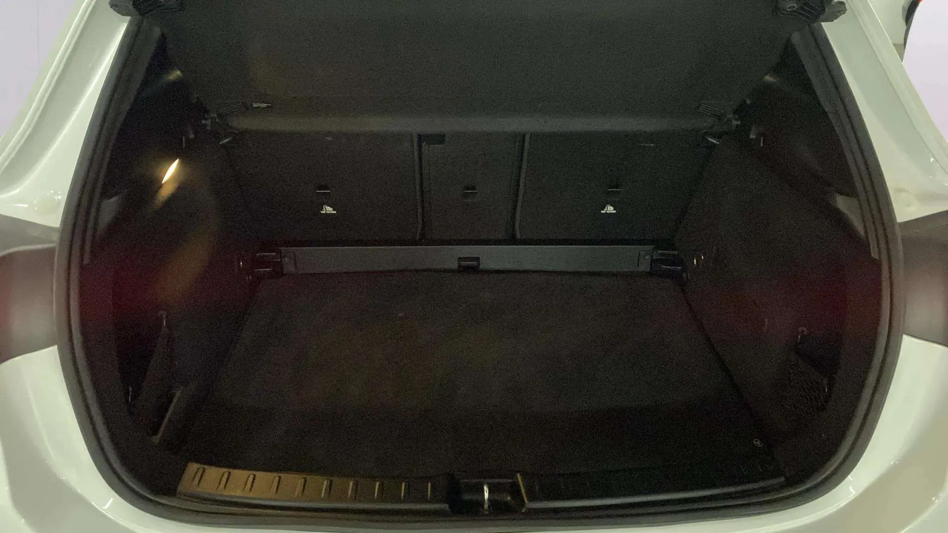 Mercedes-Benz GLA 200 D - foto 11