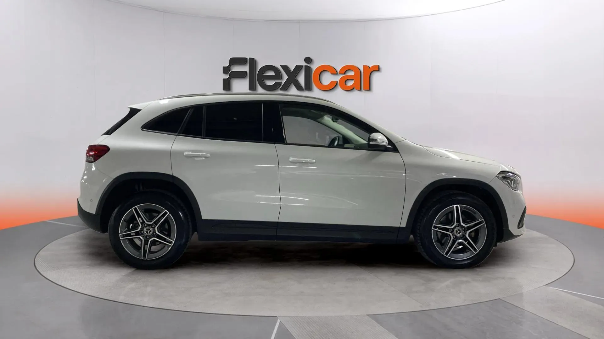 Mercedes-Benz GLA 200 D - foto 7