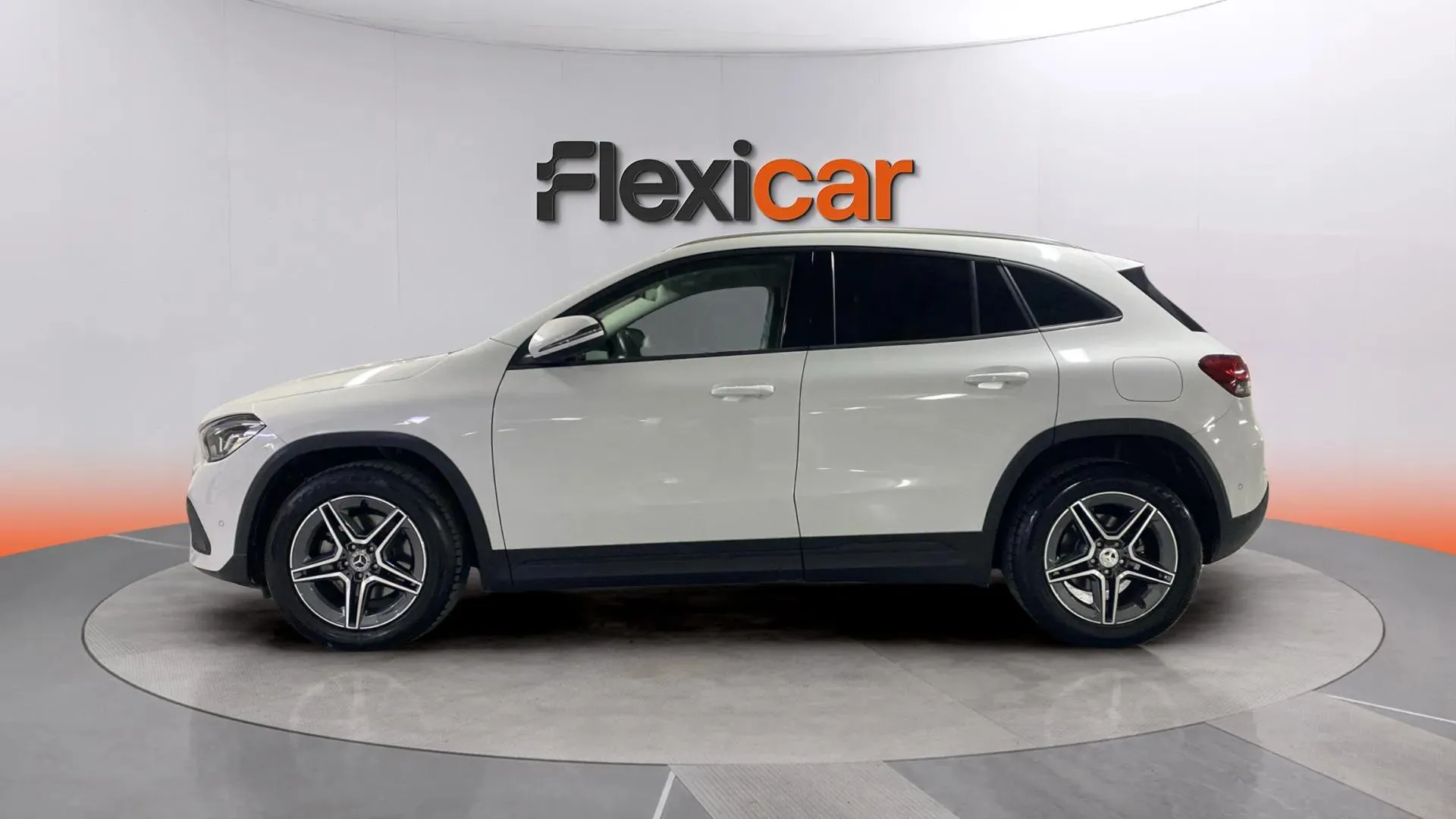 Mercedes-Benz GLA 200 D - foto 3