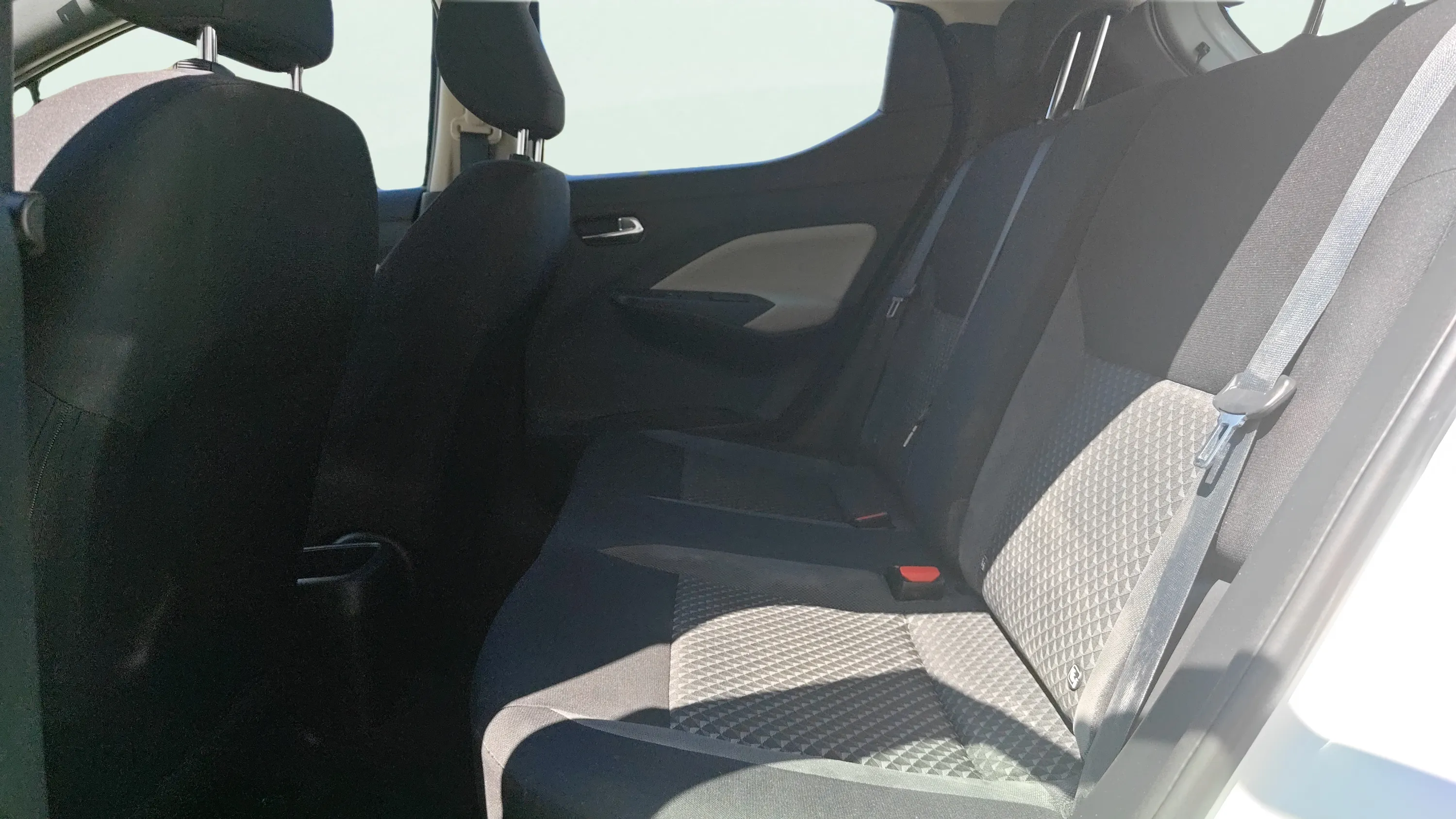 Nissan Micra IG-T E6D CVT Acenta - foto 12