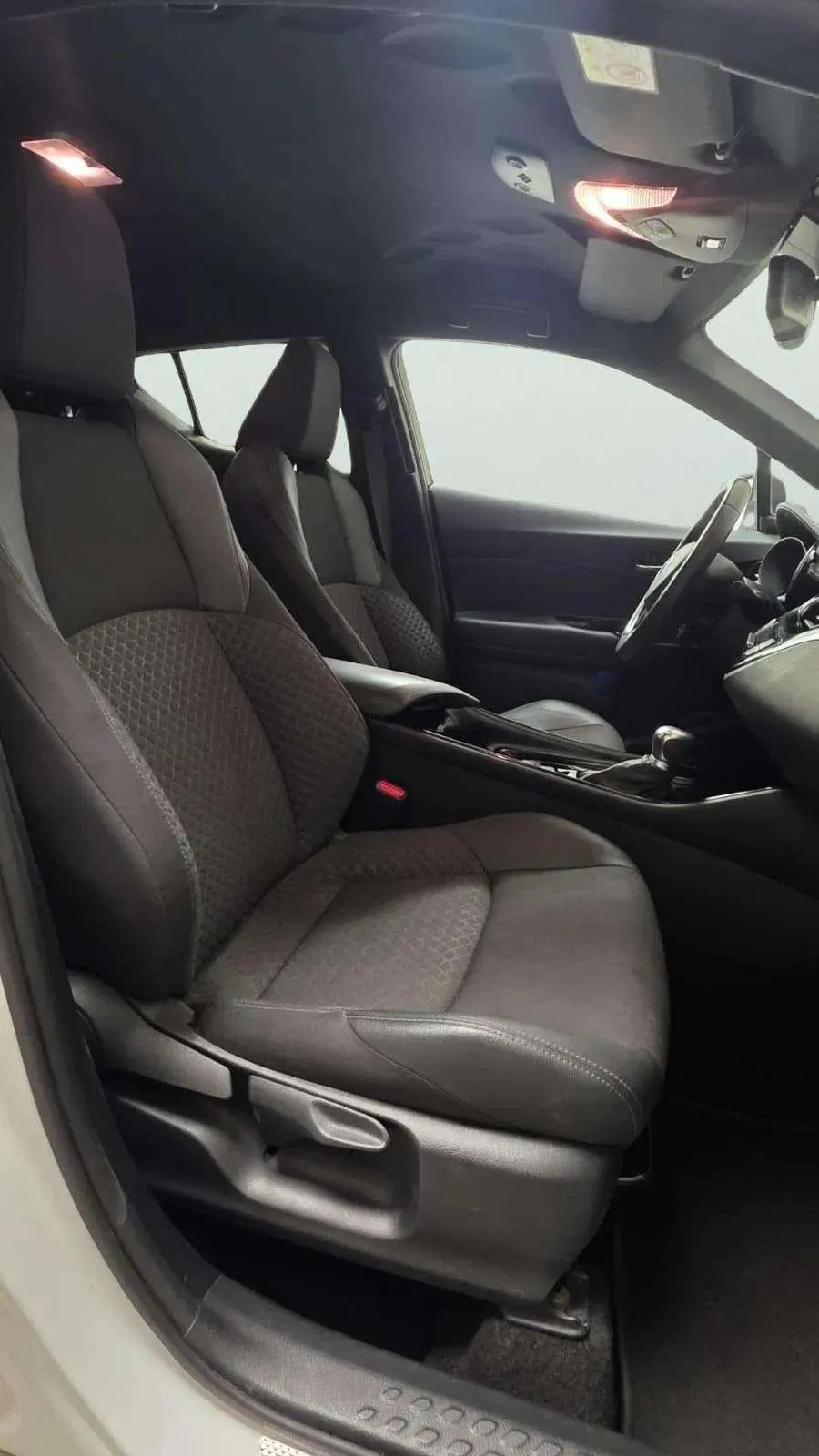 Toyota C-HR 1.8 125H Active - foto 13