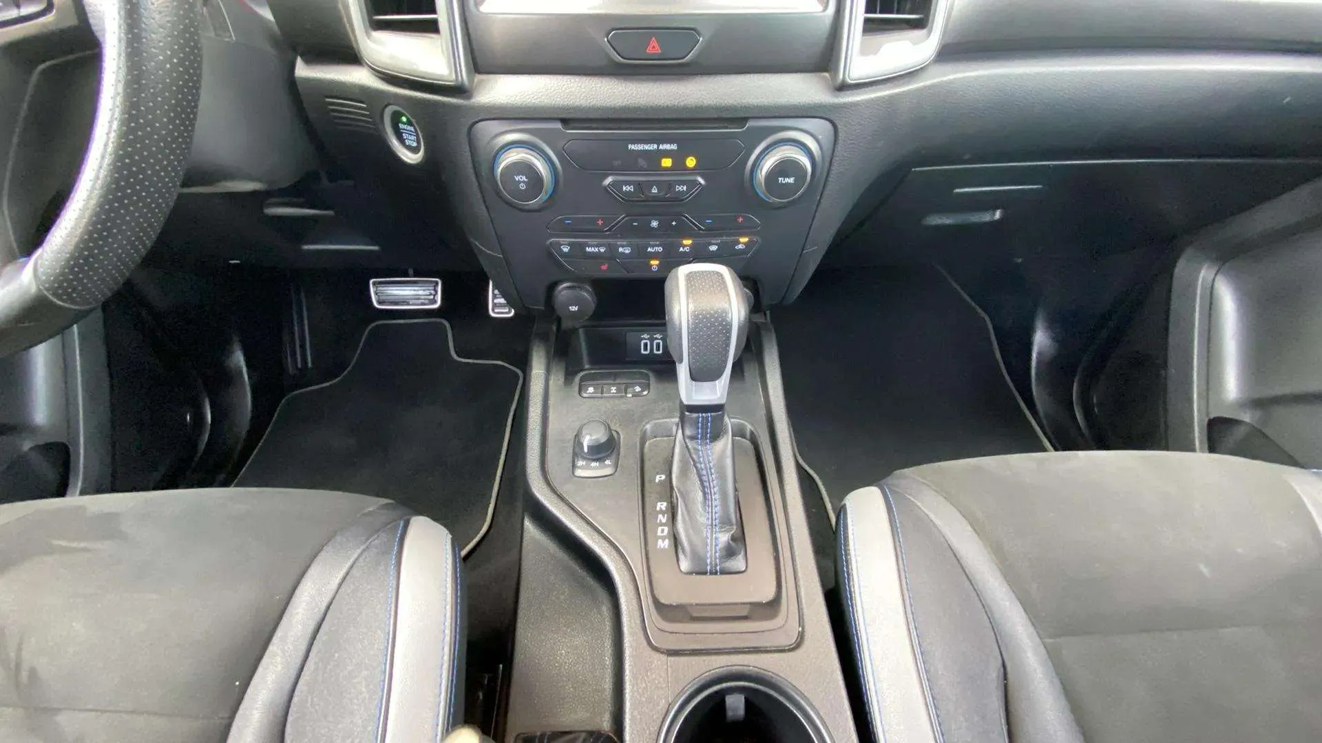 Ford Ranger 2.0 TDCi 4x4 Dob Cab Raptor - foto 12