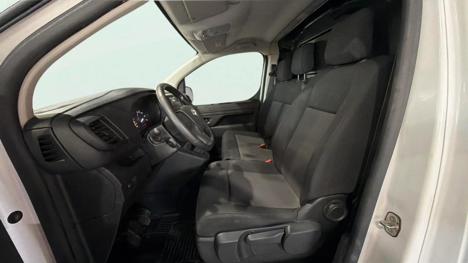Toyota Proace 1.5D GX Plus 1 plazas 2PT L1 - foto 13