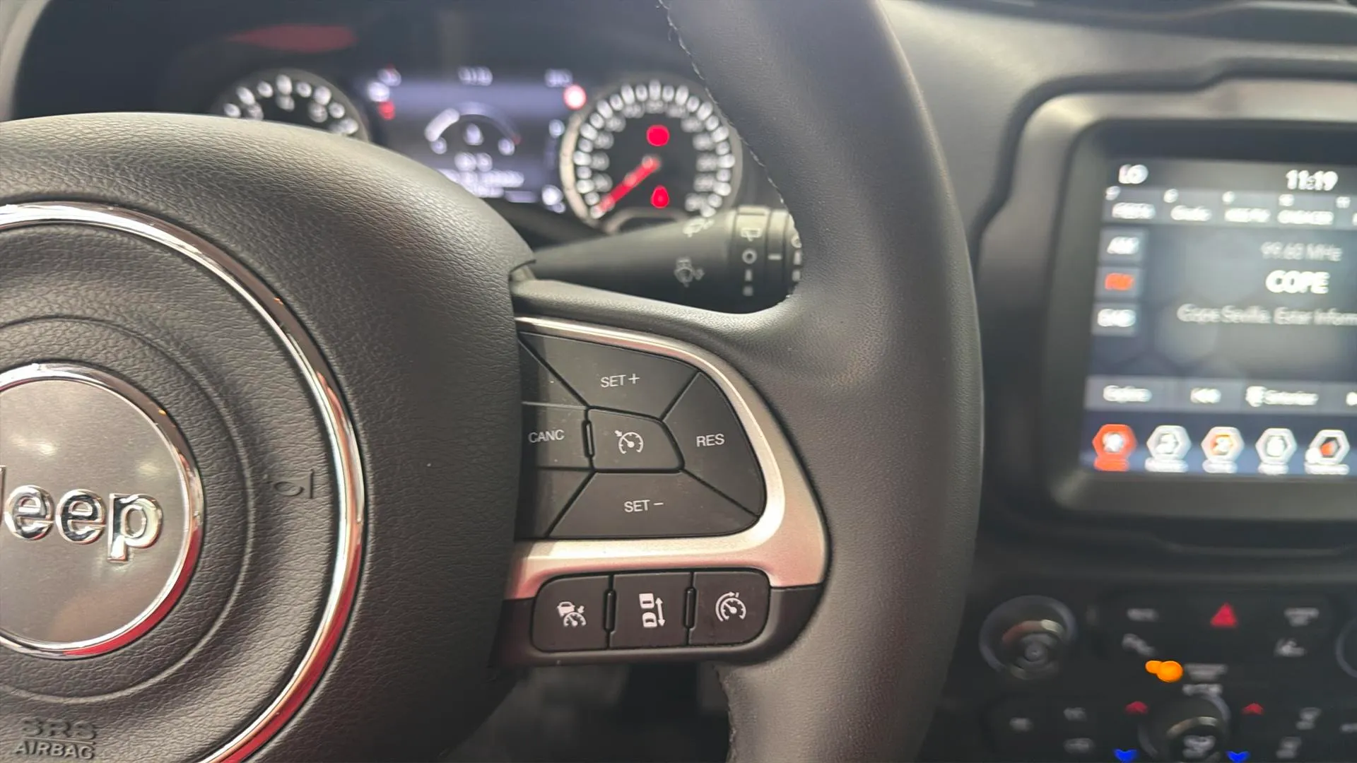Jeep Renegade eHybrid 1.5 Longitude ATX - foto 14
