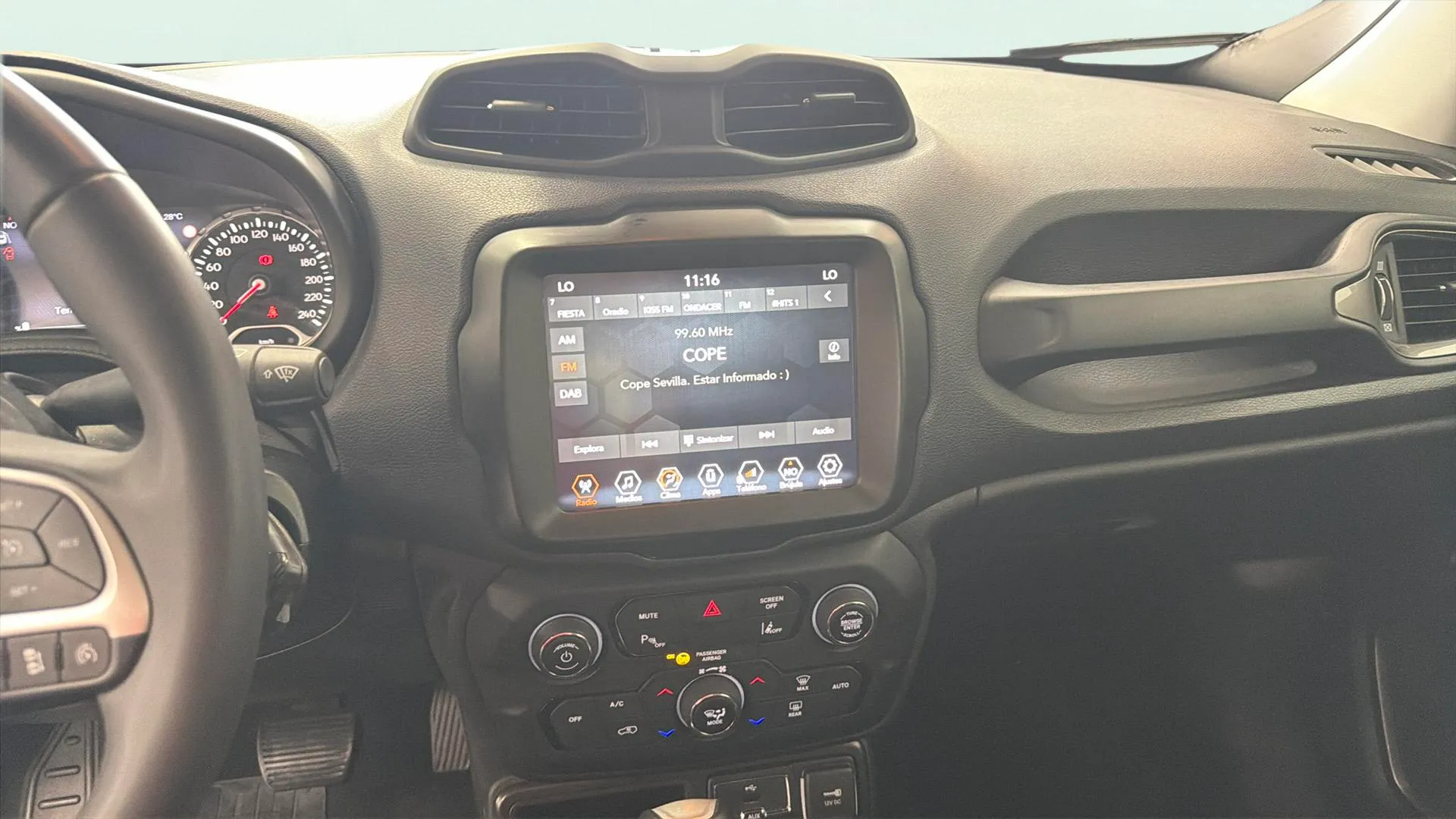 Jeep Renegade eHybrid 1.5 Longitude ATX - foto 17