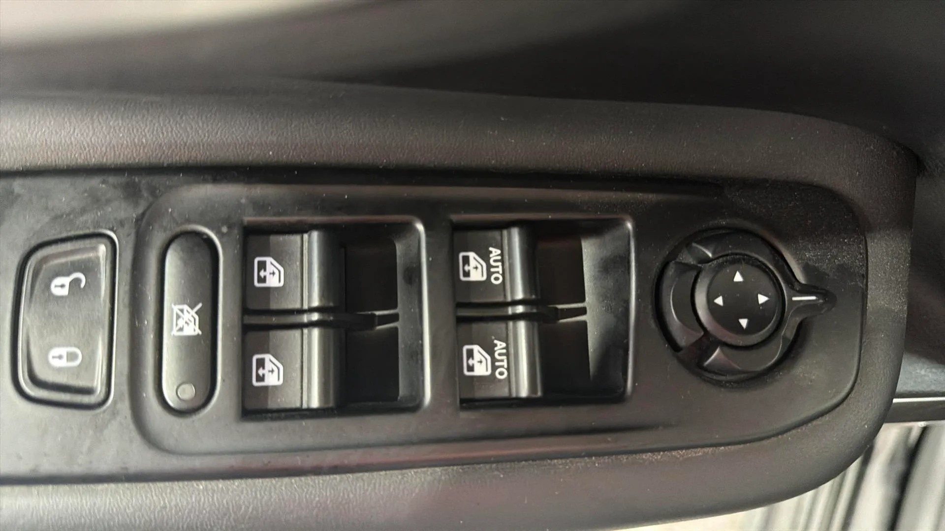 Jeep Renegade eHybrid 1.5 Longitude ATX - foto 10