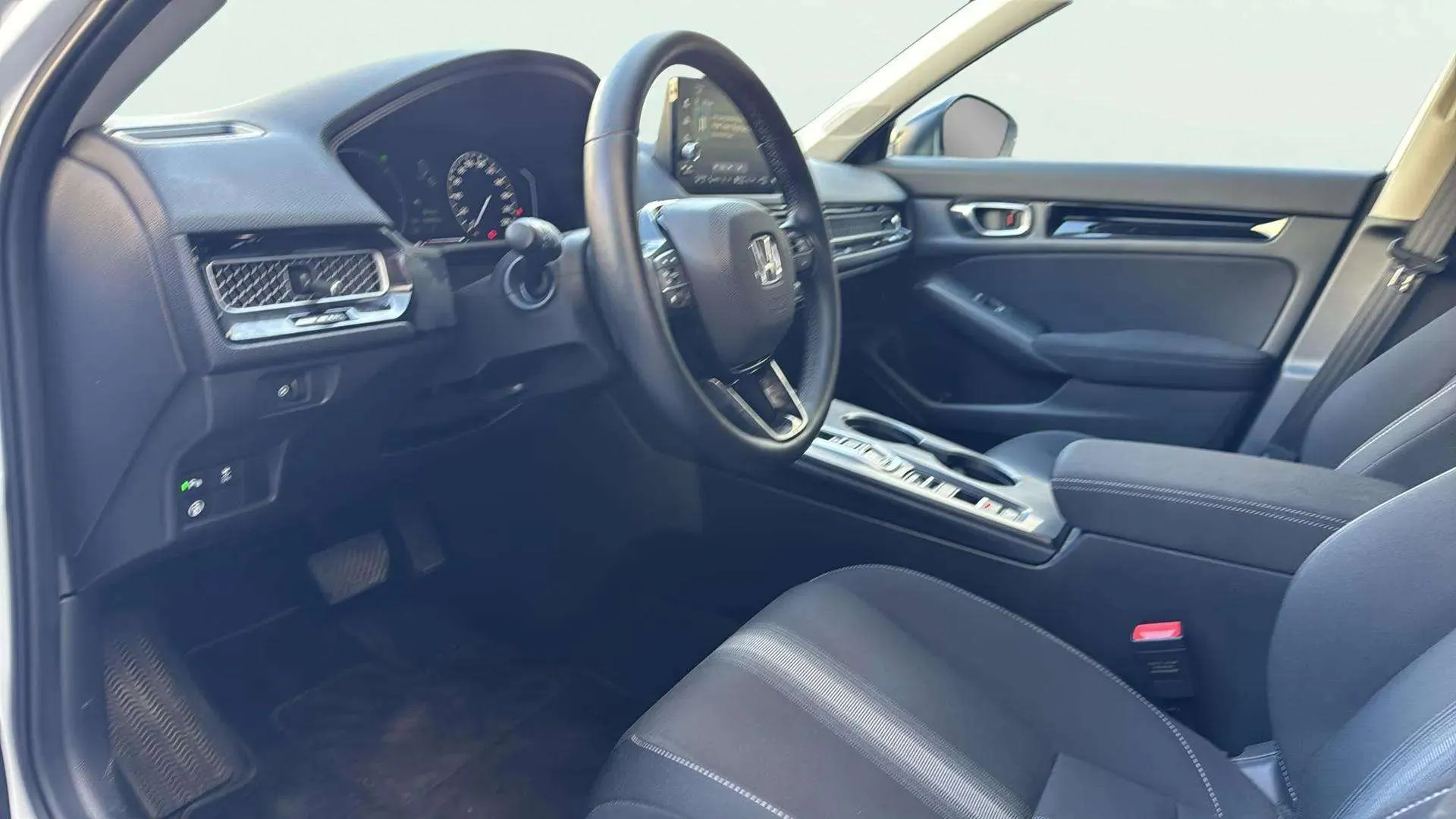Honda Civic 2.0 i-MMD Sport CVT - foto 19