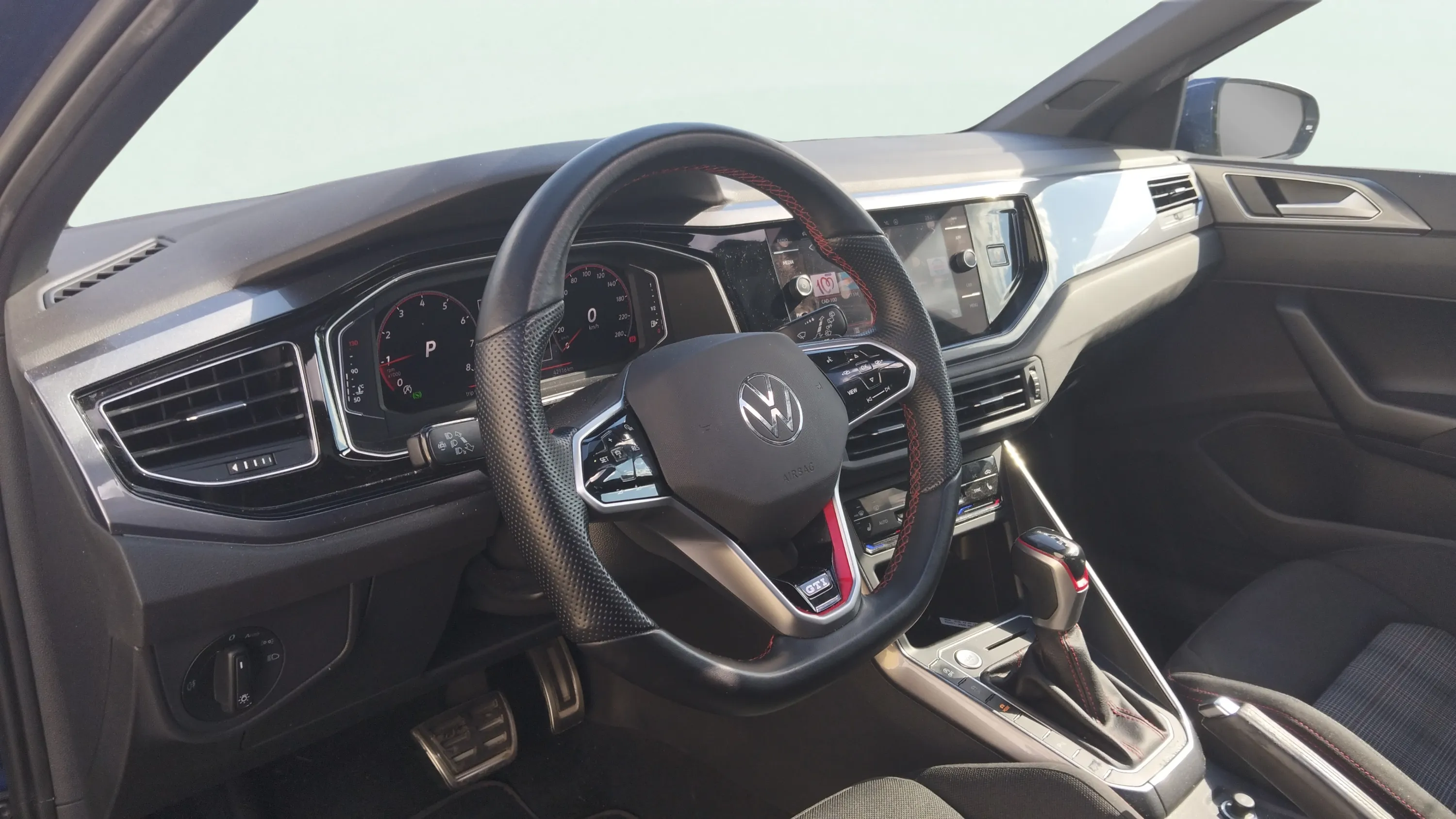 Volkswagen Polo GTI 2.0 TSI DSG - foto 11