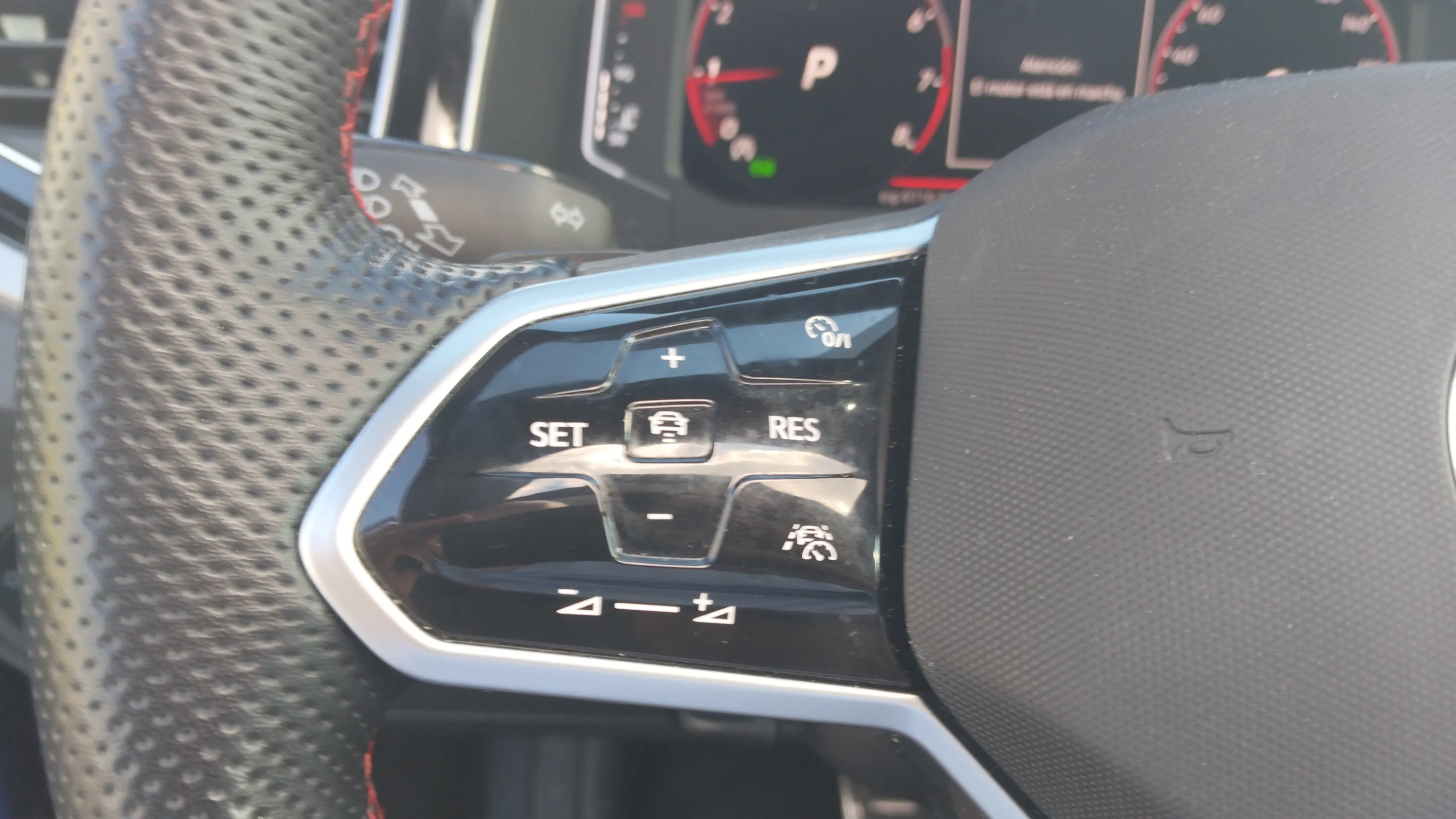 Volkswagen Polo GTI 2.0 TSI DSG - foto 12