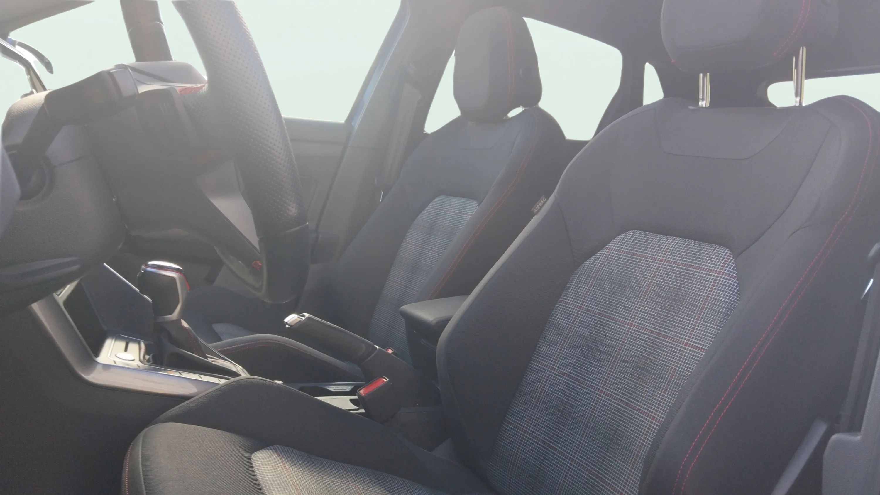 Volkswagen Polo GTI 2.0 TSI DSG - foto 17