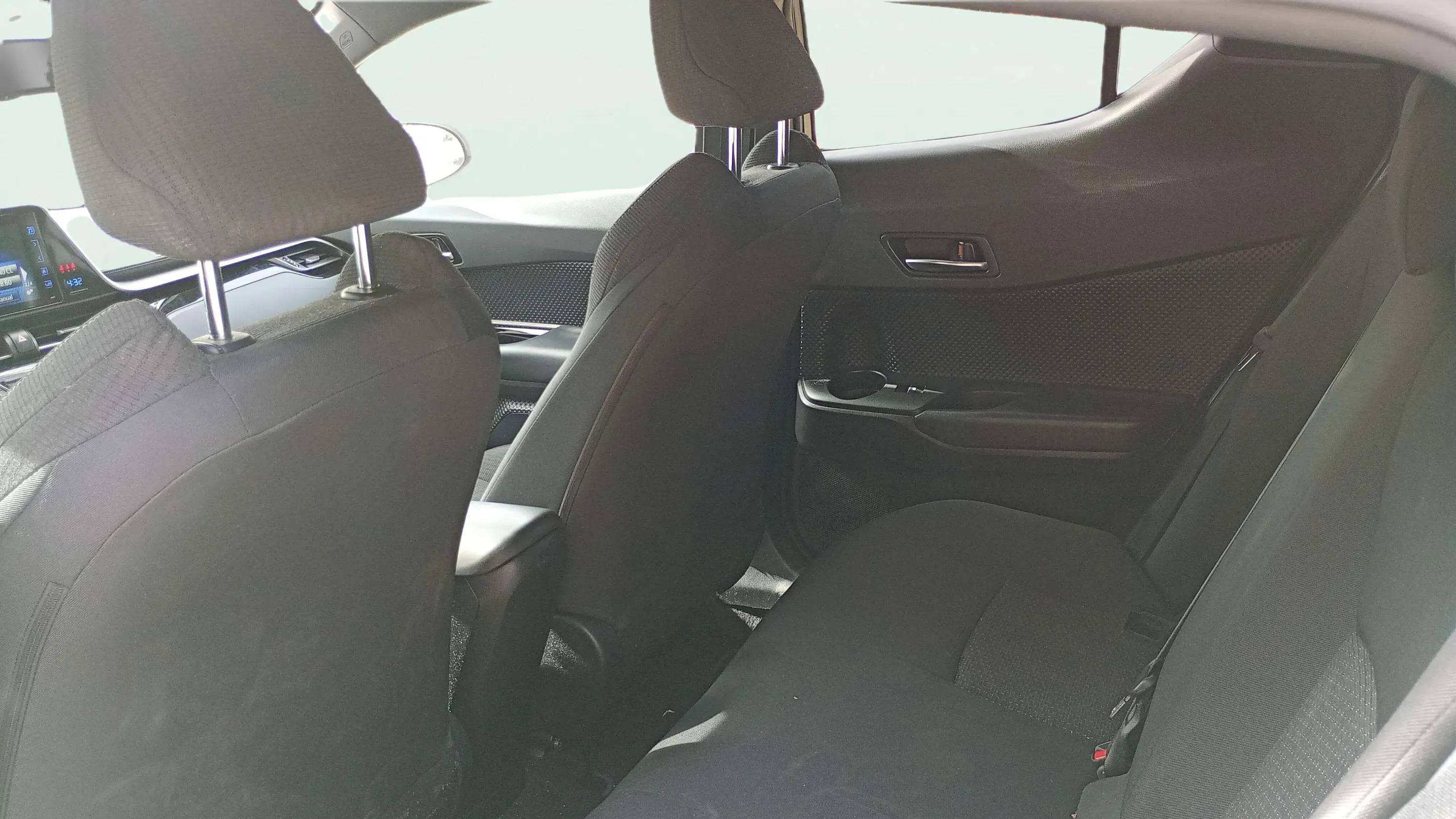 Toyota C-HR 1.8 125H Active - foto 17