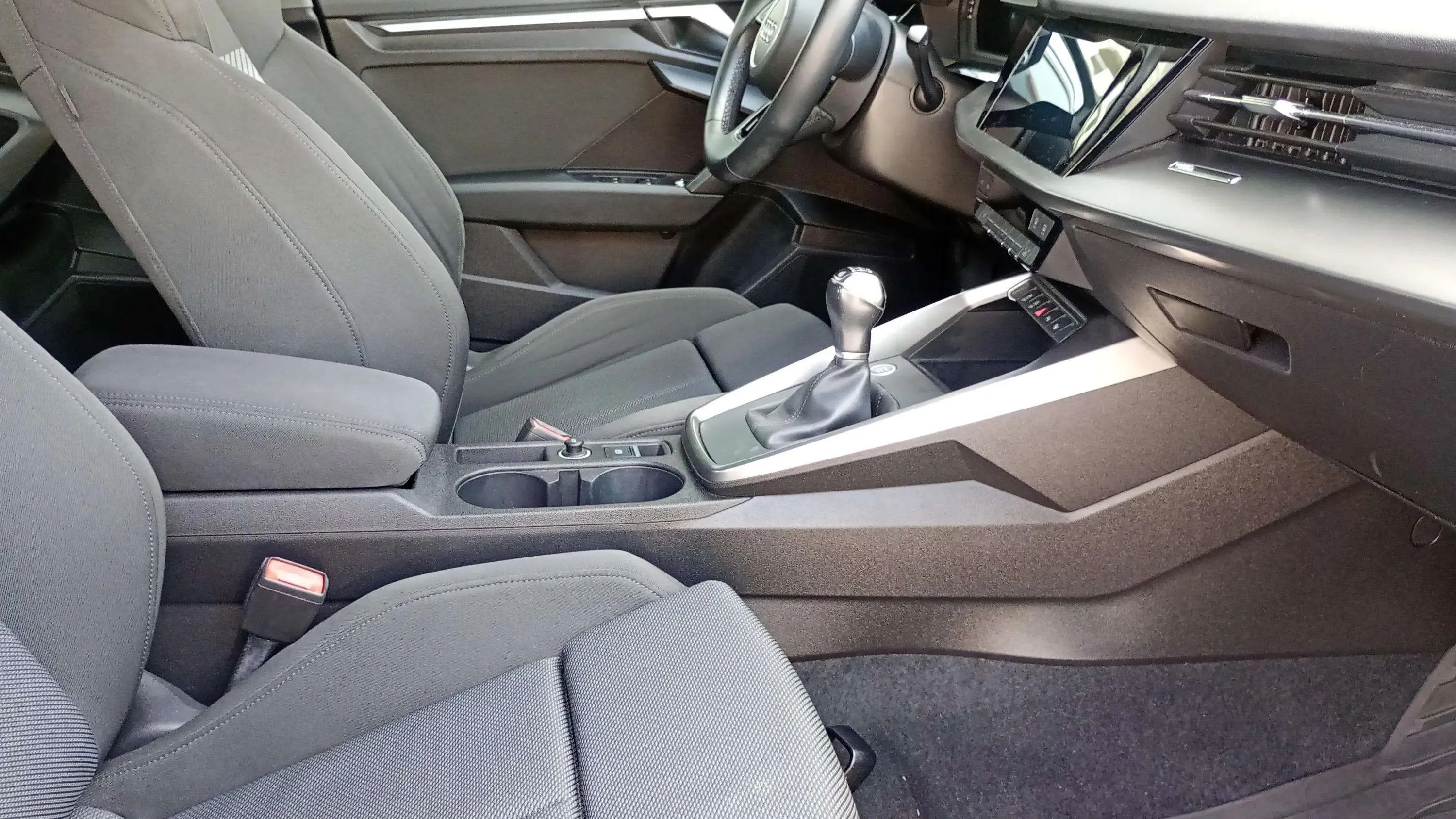 Audi A3 Sportback Advanced 35 TFSI - foto 12