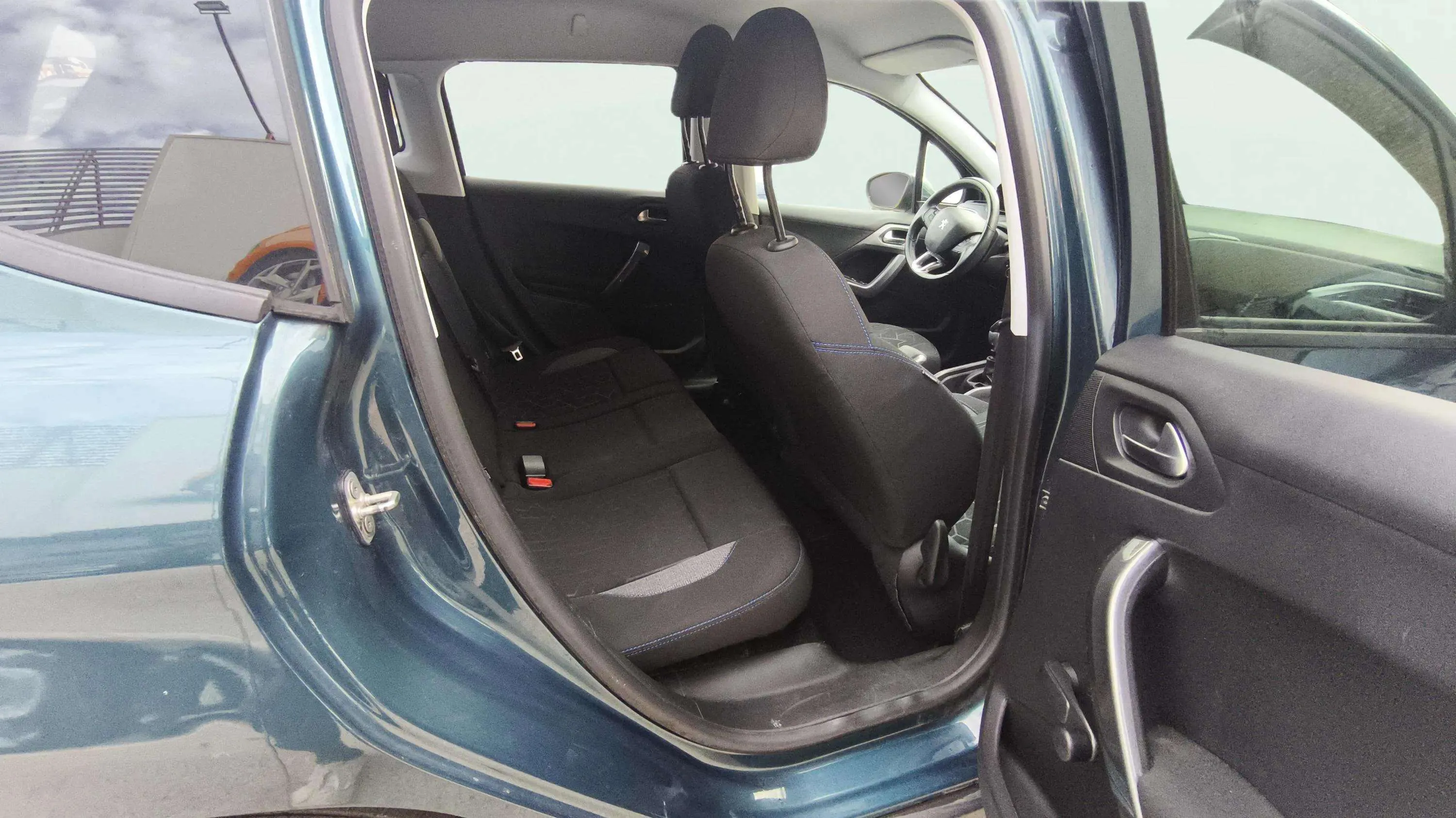 Peugeot 2008 Allure 1.6 BlueHDi - foto 14