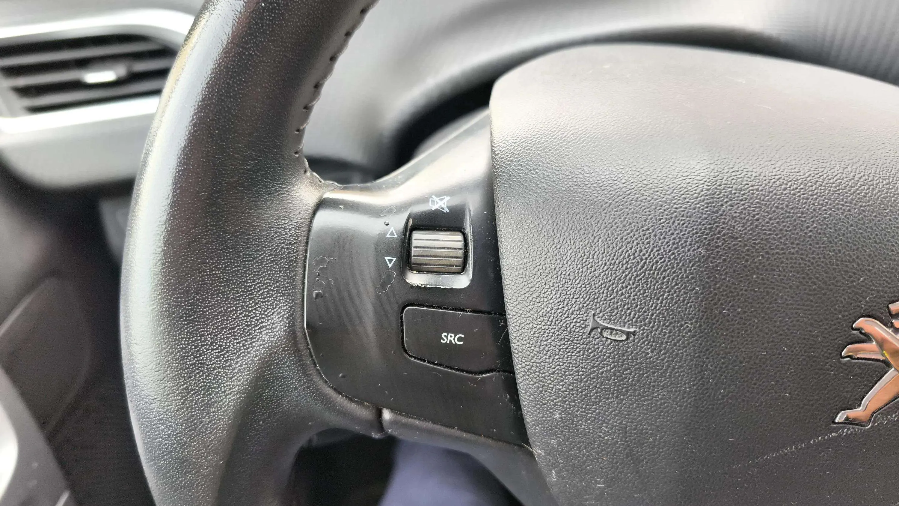 Peugeot 2008 Allure 1.6 BlueHDi - foto 19