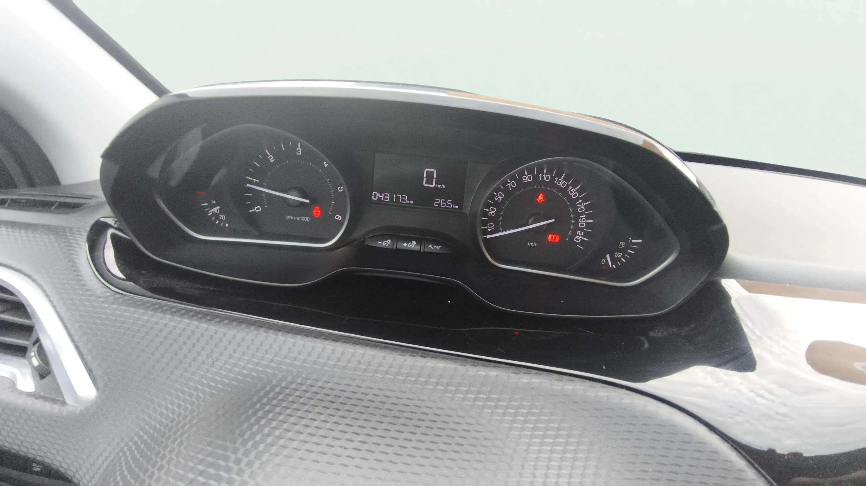 Peugeot 2008 Allure 1.6 BlueHDi - foto 12