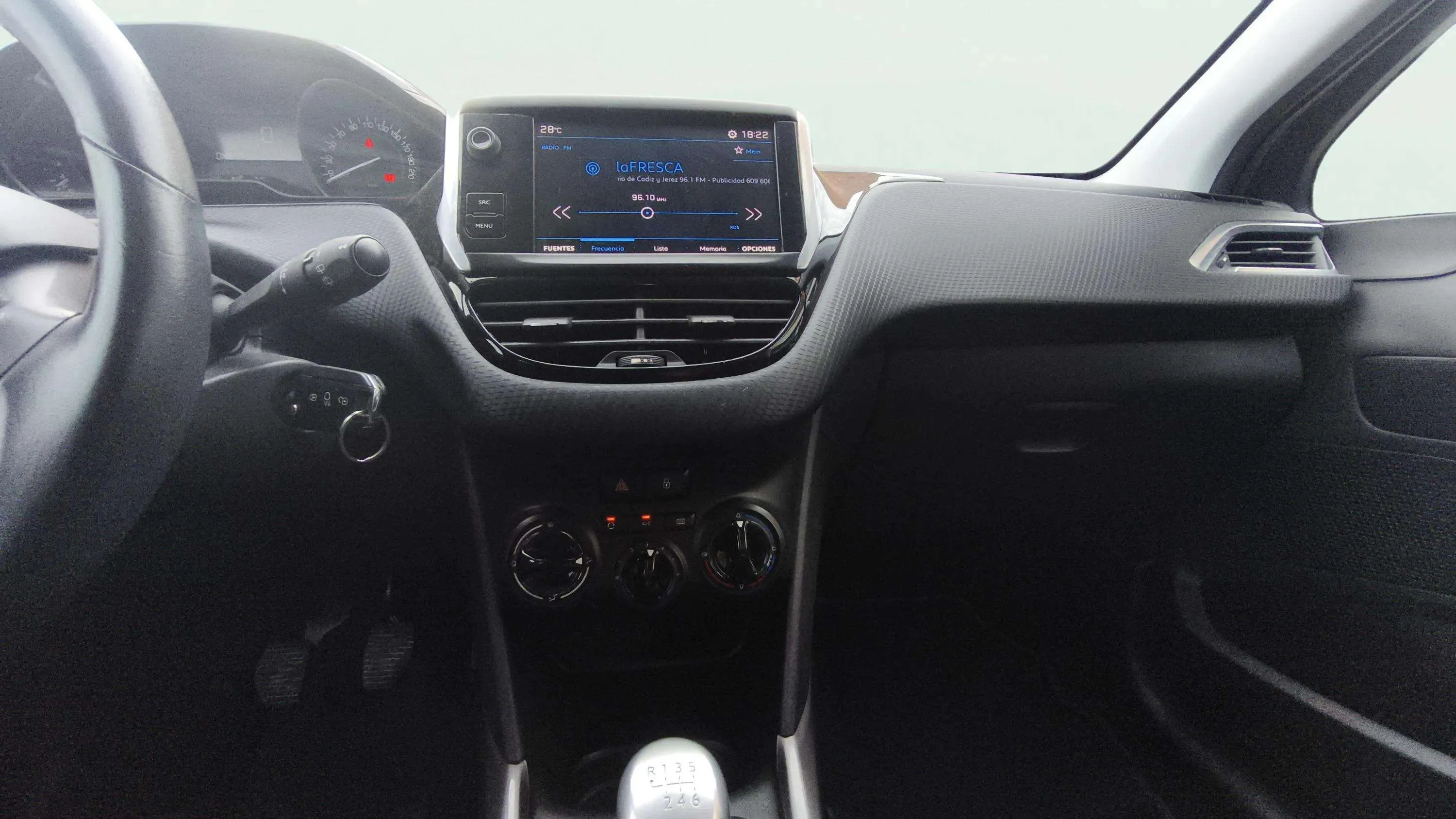 Peugeot 2008 Allure 1.6 BlueHDi - foto 10