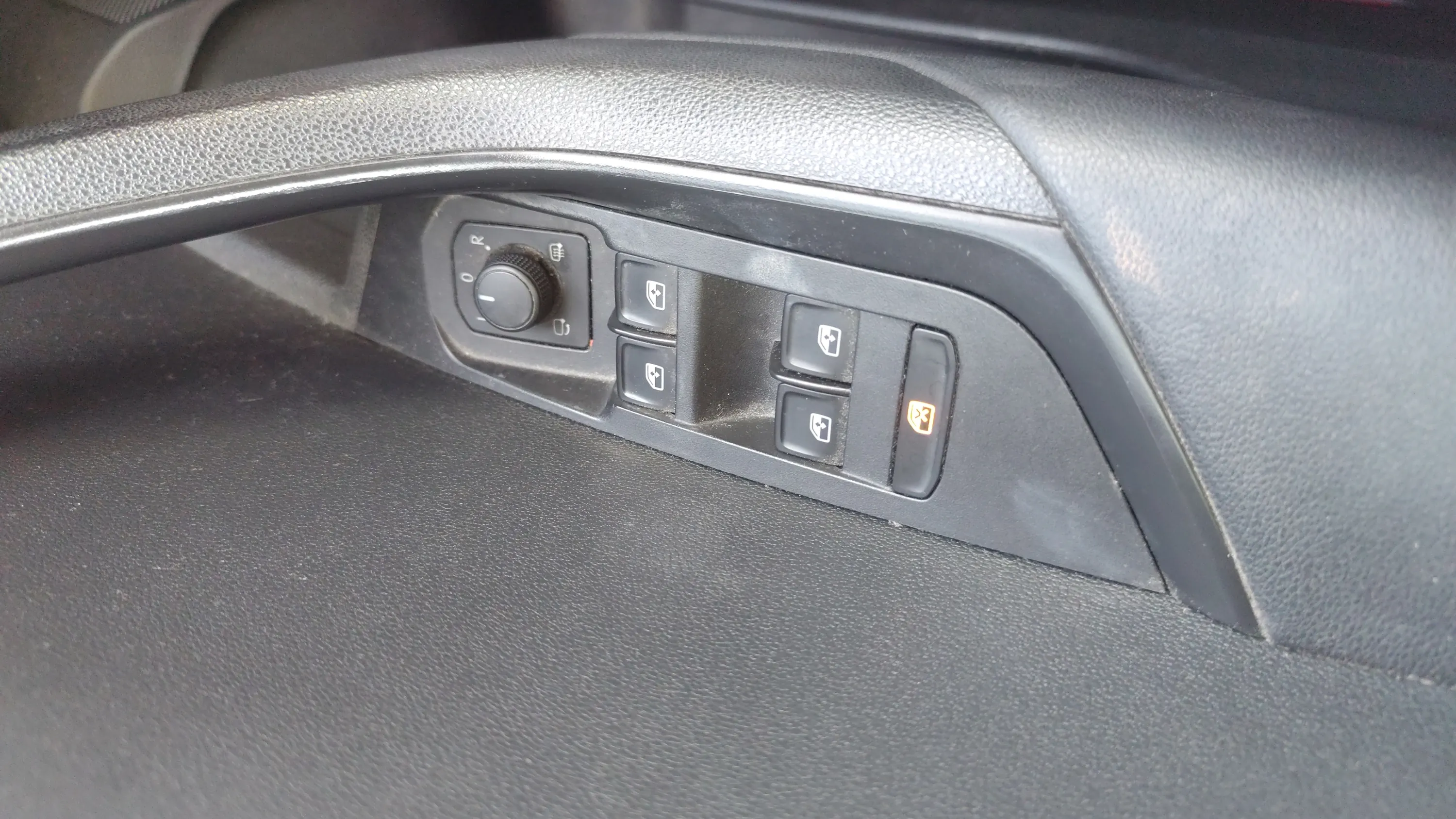 Škoda Karoq 1.5 TSI ACT Ambition - foto 20