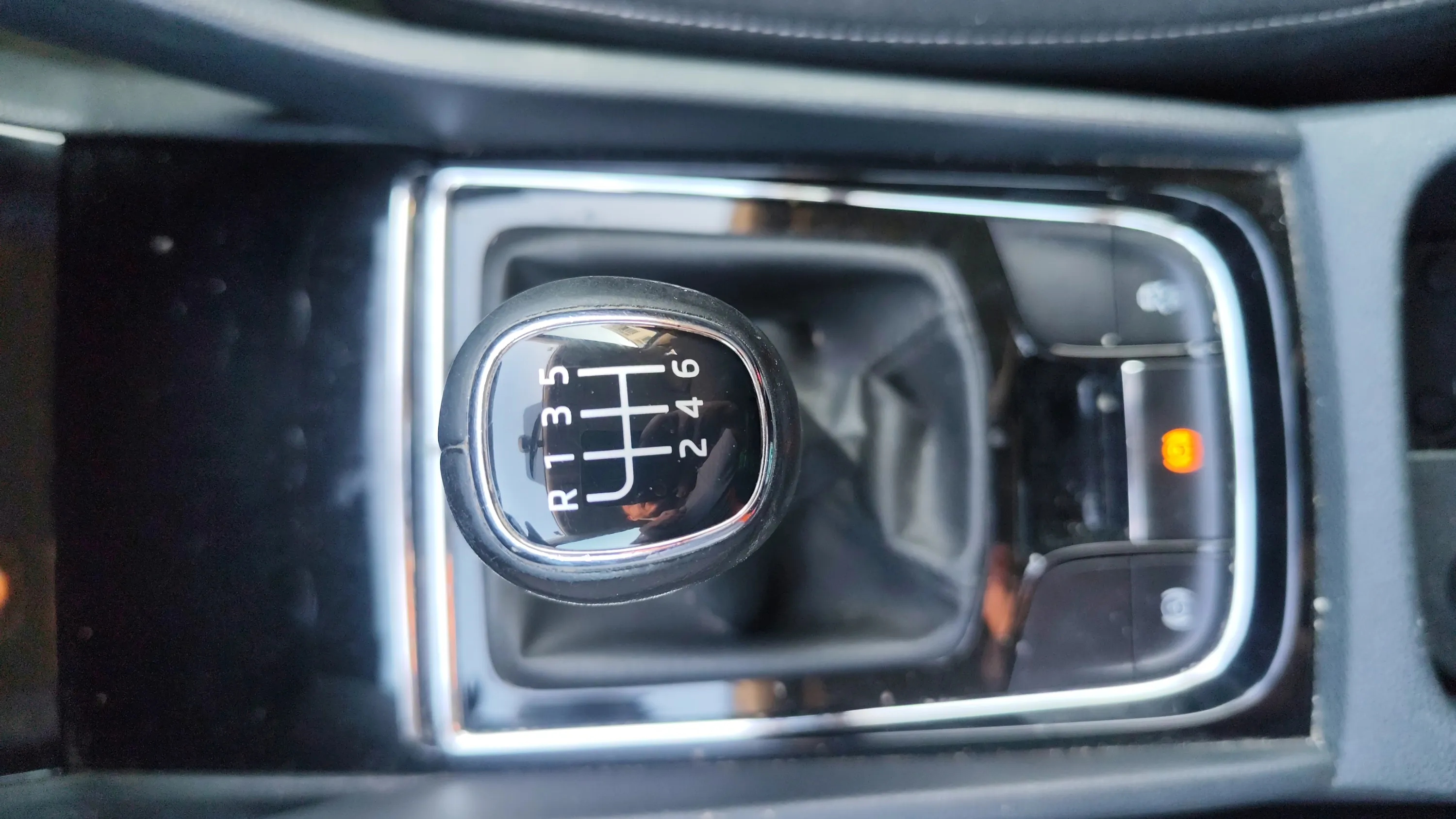 Škoda Karoq 1.5 TSI ACT Ambition - foto 10