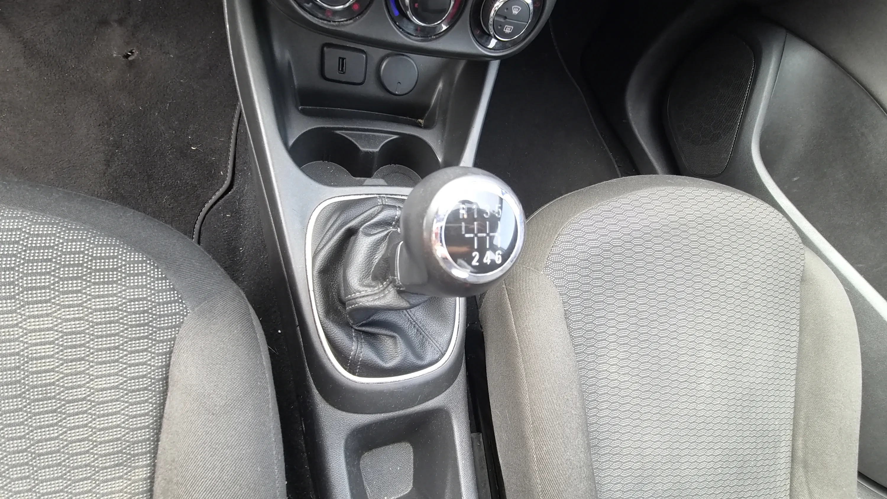Opel Corsa 1.4 Color Edition - foto 16