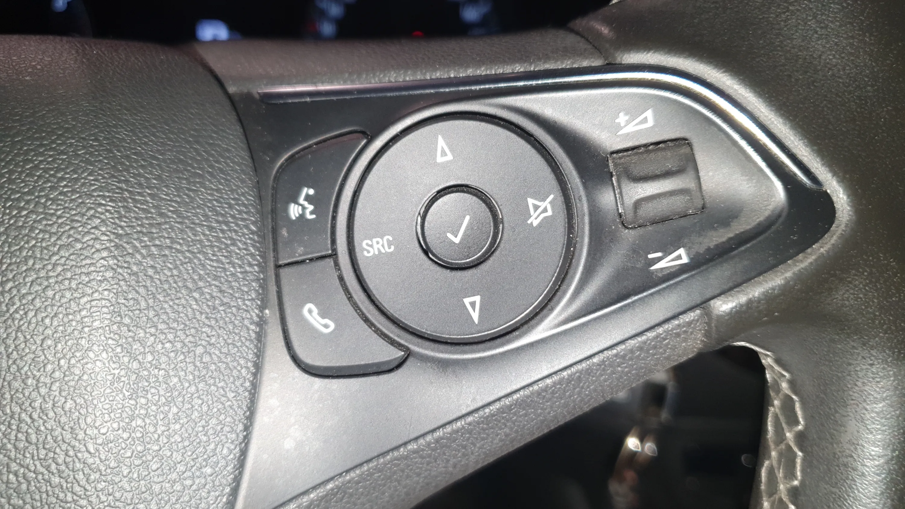 Opel Crossland 1.2 Design Line - foto 17