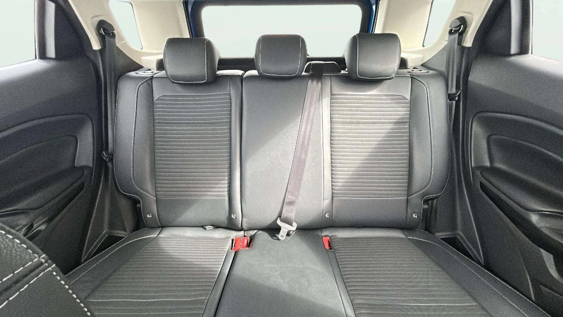 Ford EcoSport 1.0T EcoBoost Titanium - foto 12