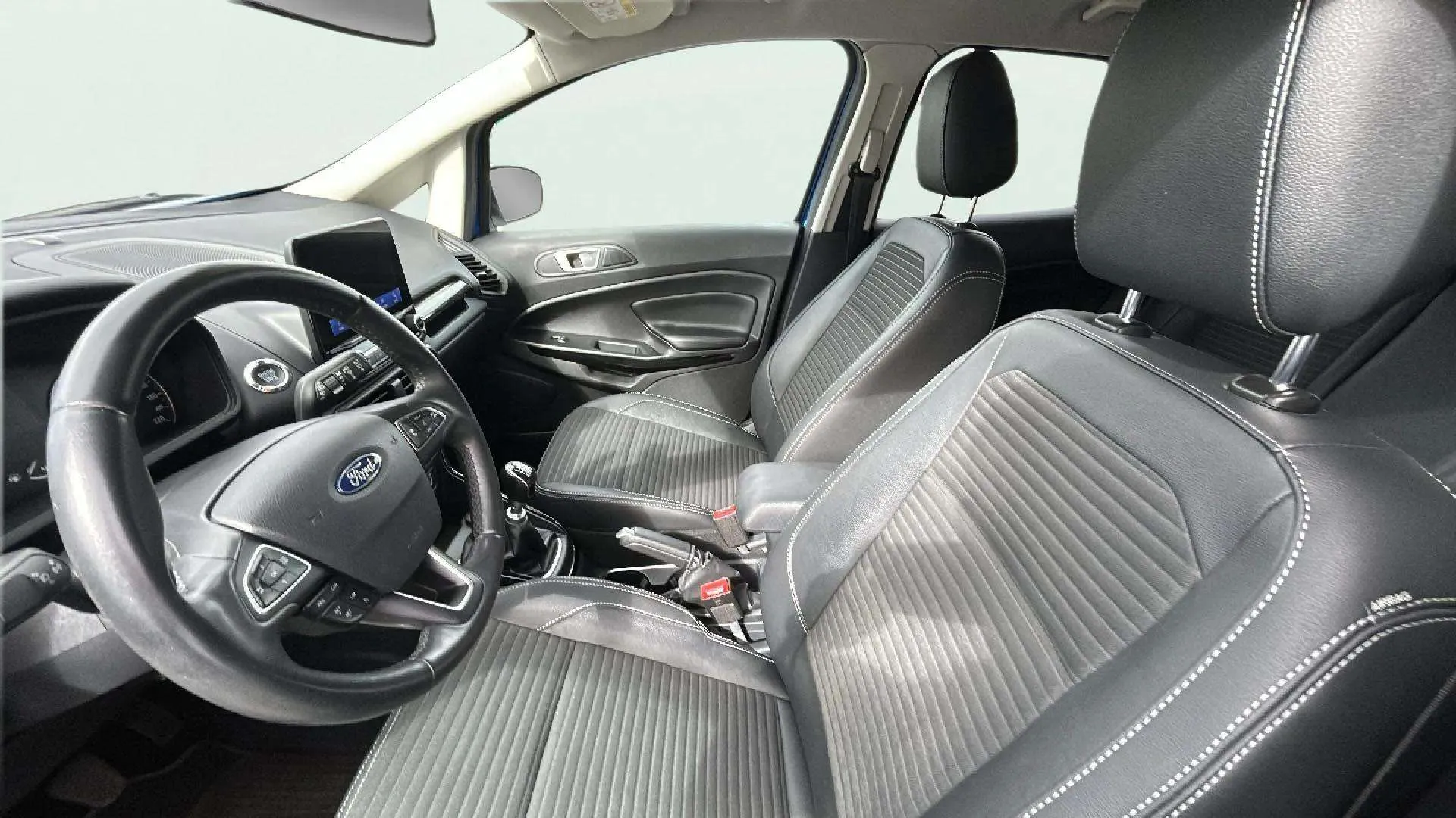 Ford EcoSport 1.0T EcoBoost Titanium - foto 11