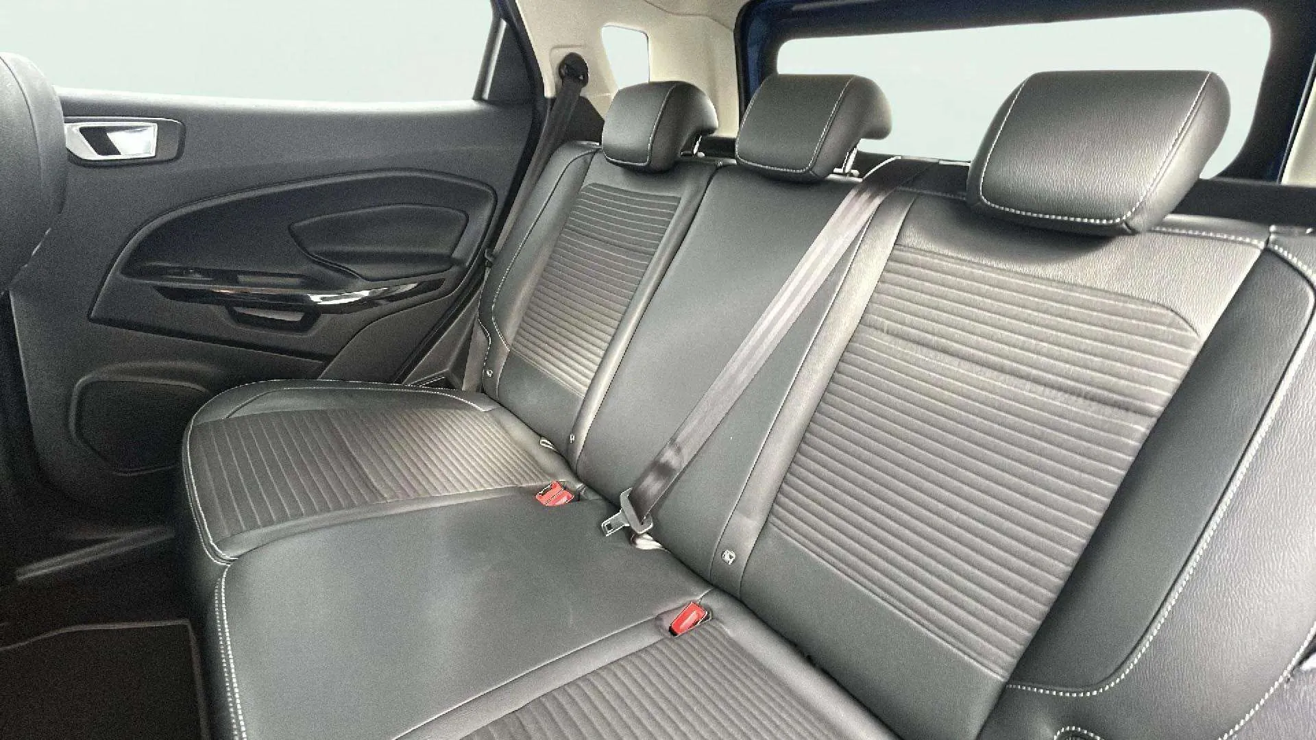 Ford EcoSport 1.0T EcoBoost Titanium - foto 18
