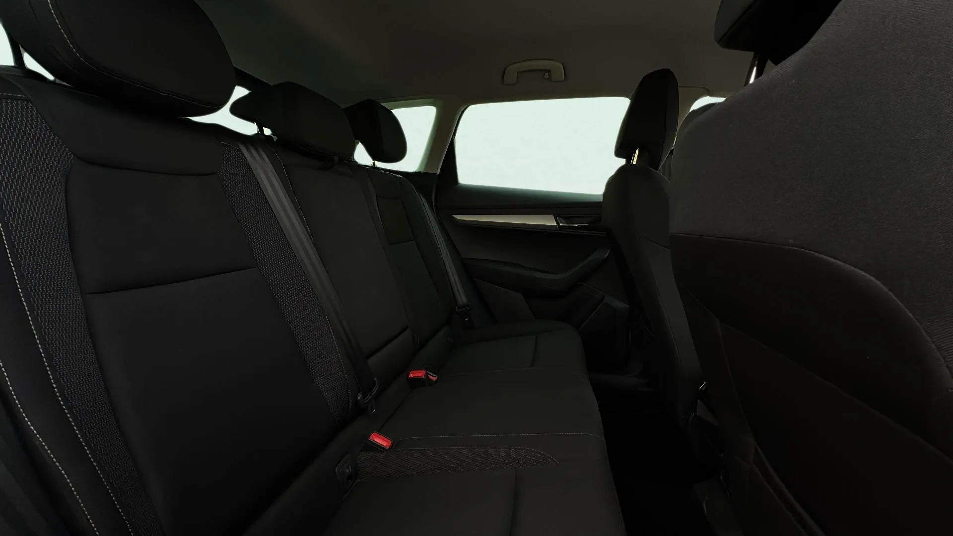 Škoda Karoq 2.0 TDI DSG 4x4 Ambition - foto 26