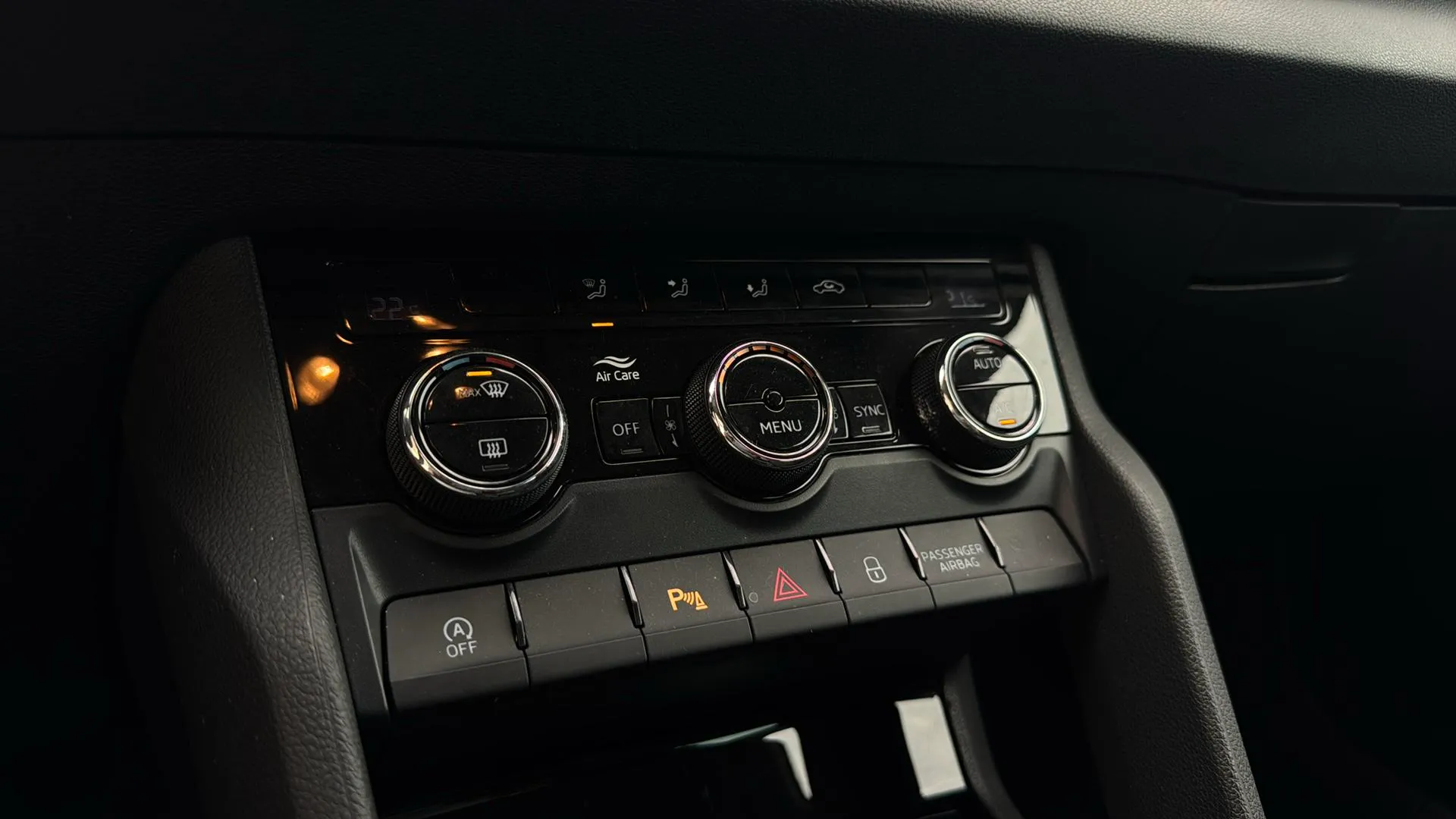 Škoda Karoq 2.0 TDI DSG 4x4 Ambition - foto 20