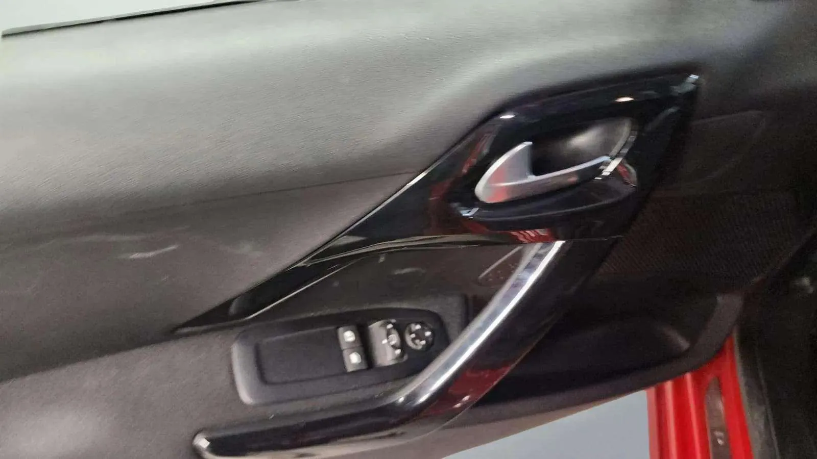 Peugeot 208 Signature PureTech EAT6 - foto 16