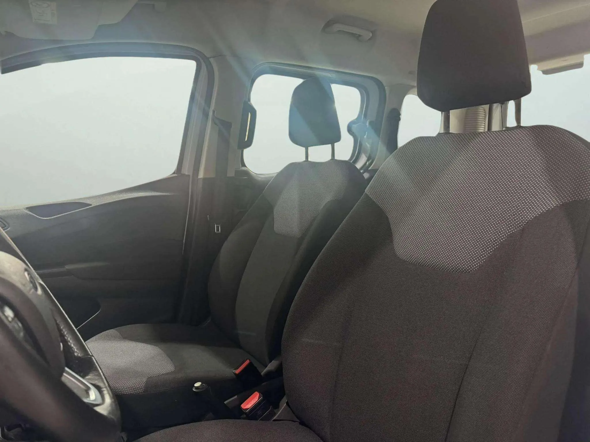 Ford Tourneo Courier 1.5 TDCi Ambiente - foto 10
