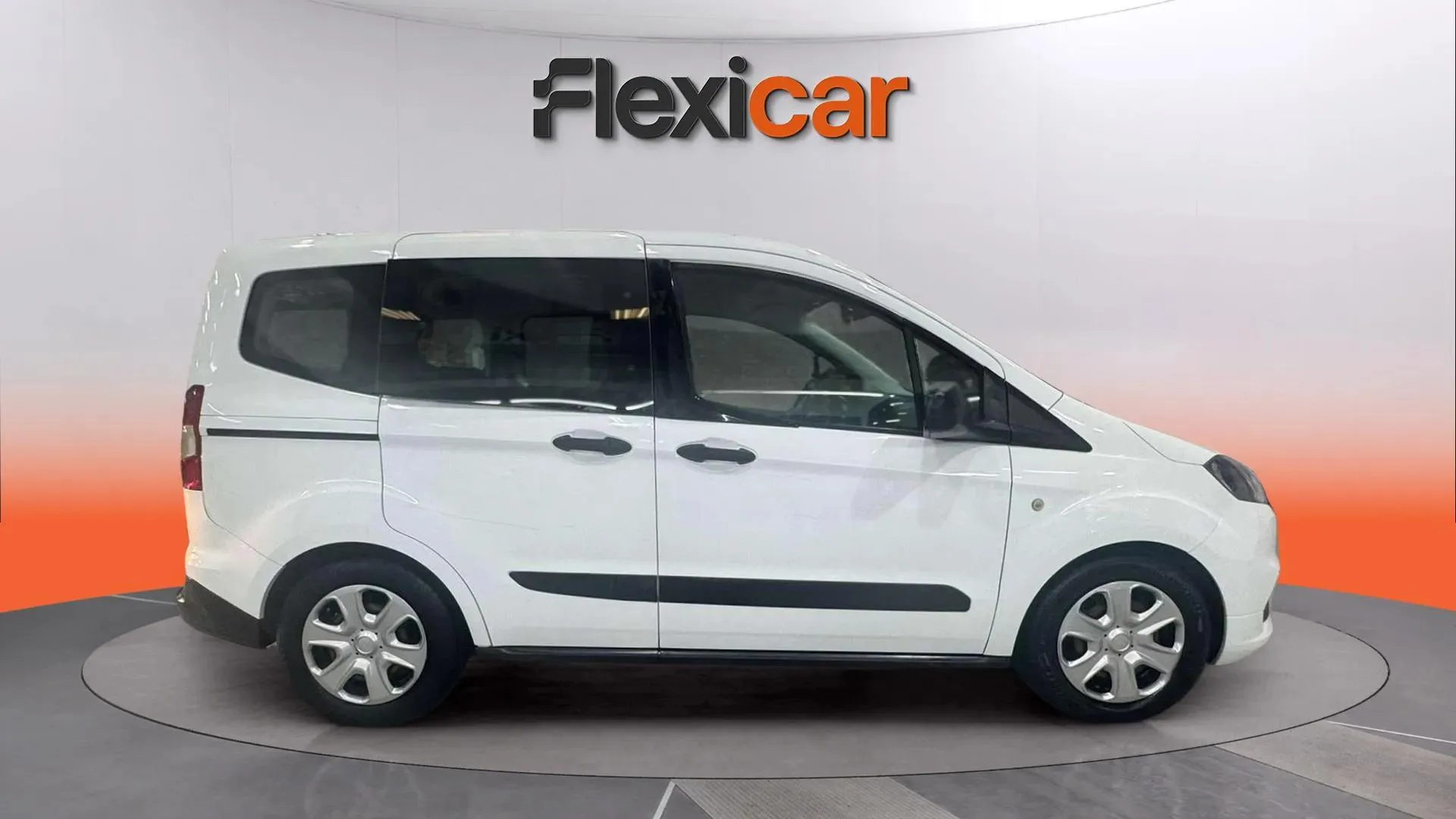Ford Tourneo Courier 1.5 TDCi Ambiente - foto 8