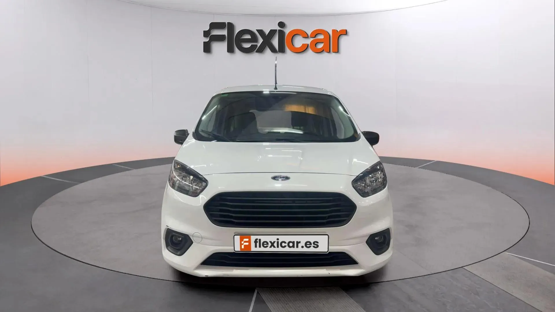 Ford Tourneo Courier 1.5 TDCi Ambiente - foto 2
