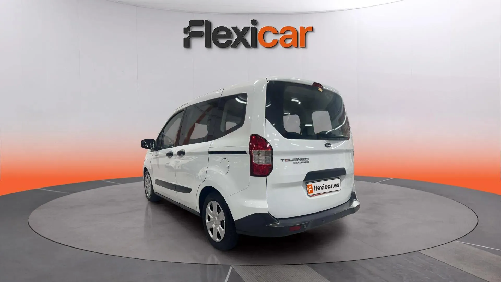 Ford Tourneo Courier 1.5 TDCi Ambiente - foto 5
