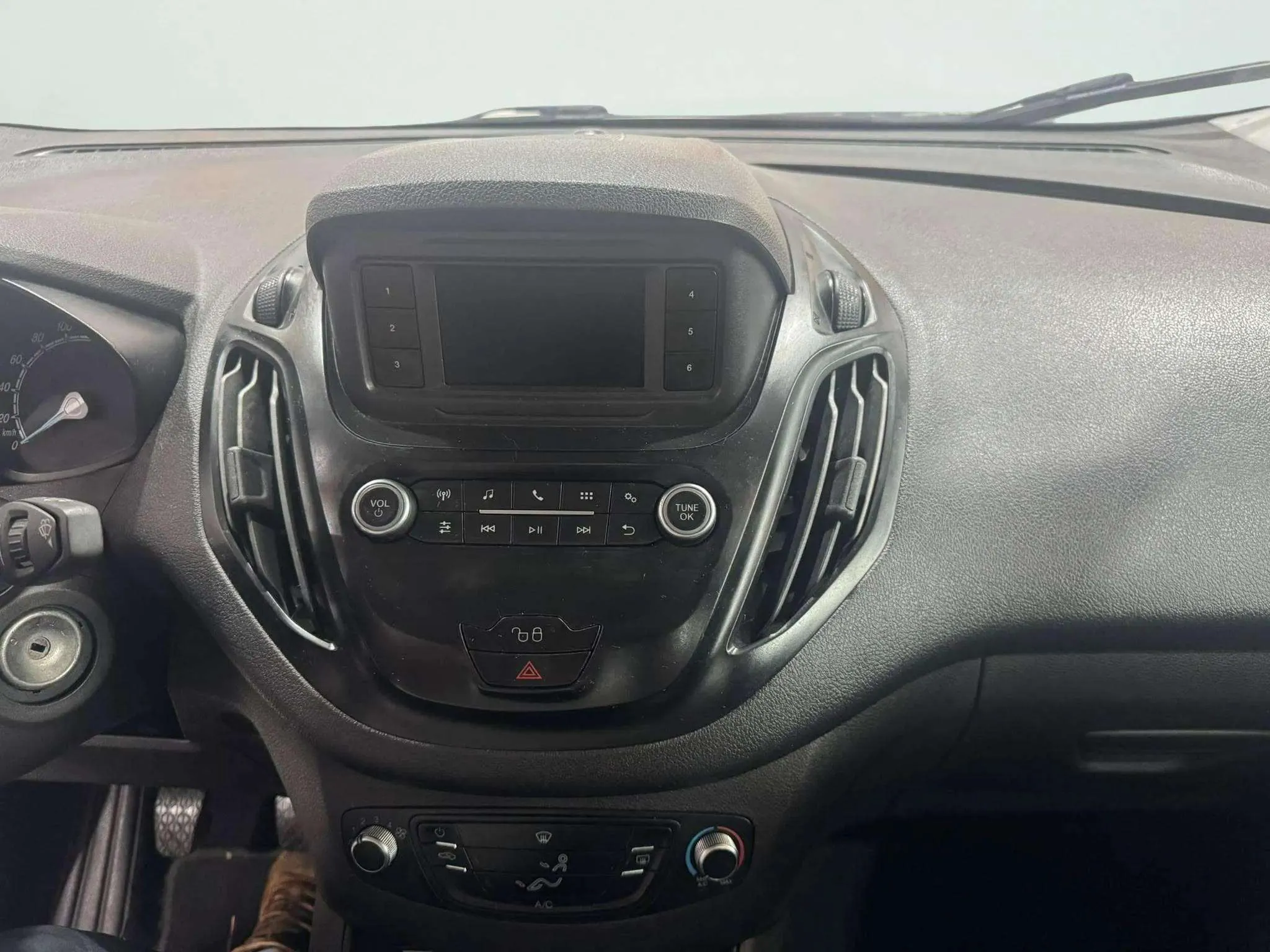Ford Tourneo Courier 1.5 TDCi Ambiente - foto 13