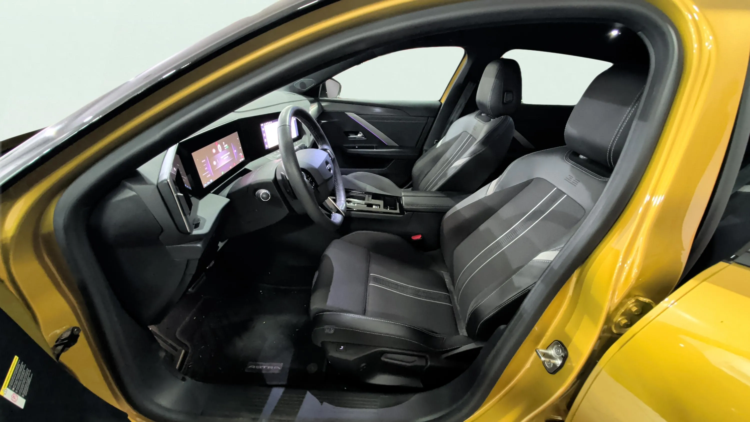 Opel Astra 1.6T Hybrid GS - foto 13