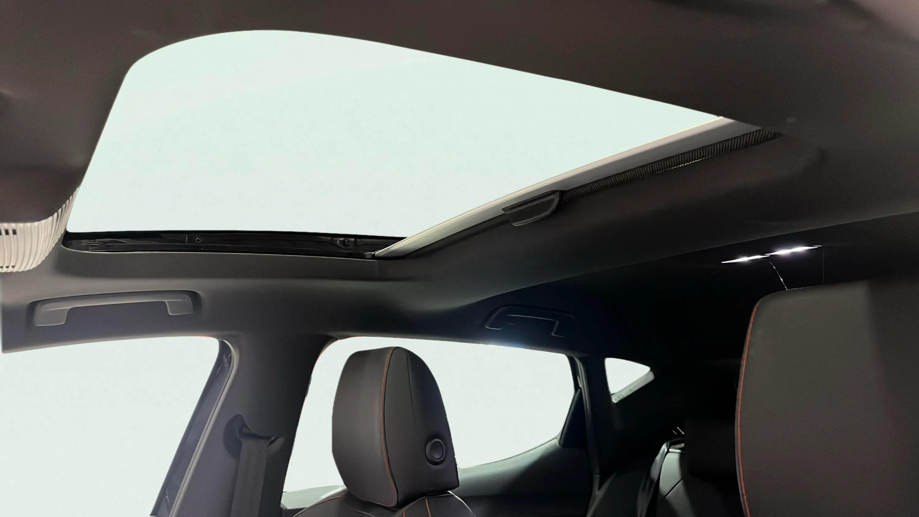 SEAT León 1.5 eTSI DSG-7 FR - foto 28