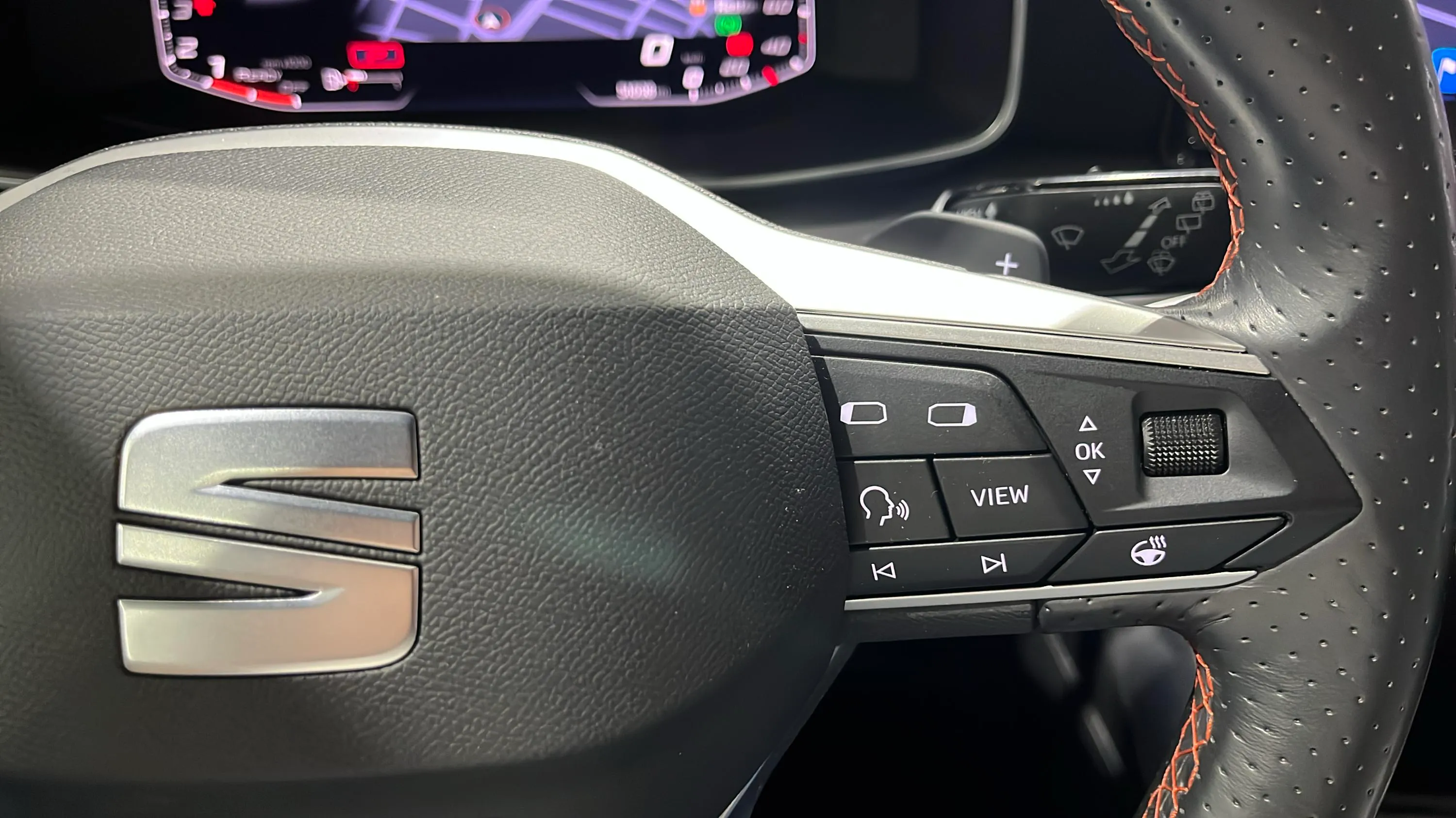 SEAT León 1.5 eTSI DSG-7 FR - foto 17