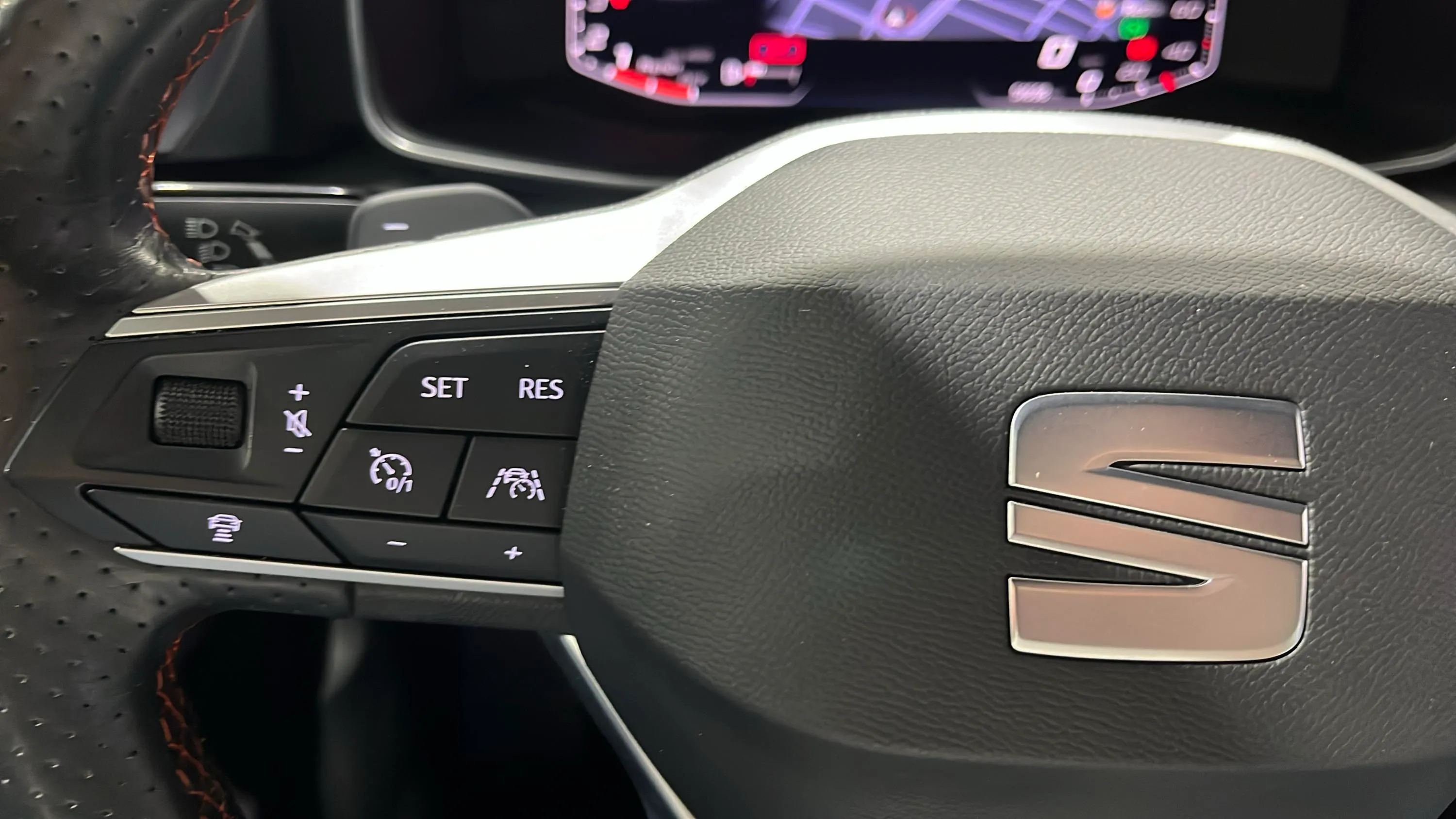 SEAT León 1.5 eTSI DSG-7 FR - foto 16